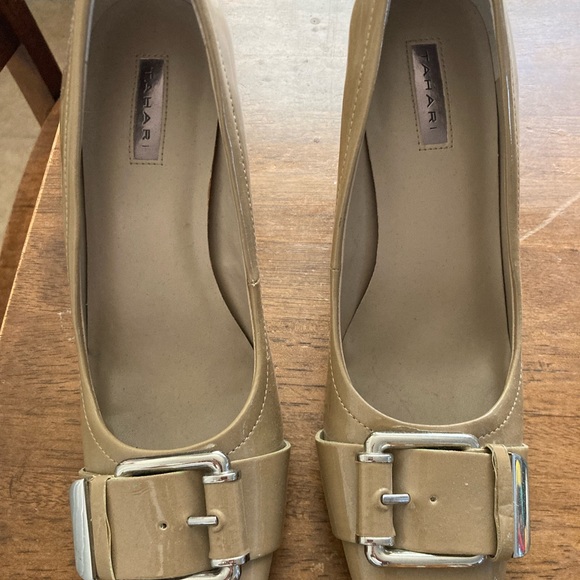 Tahari Patent Pumps - Picture 7 of 16